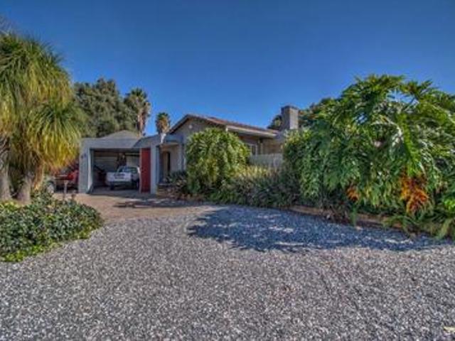 3 bedroom house on the market in van.