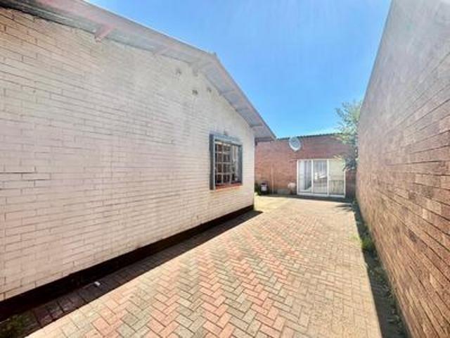 3 bedroom house on the market in van.