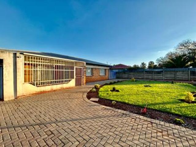 3 bedroom house on the market in van.