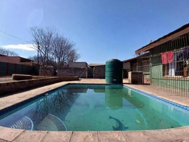 3 bedroom house on the market in van.