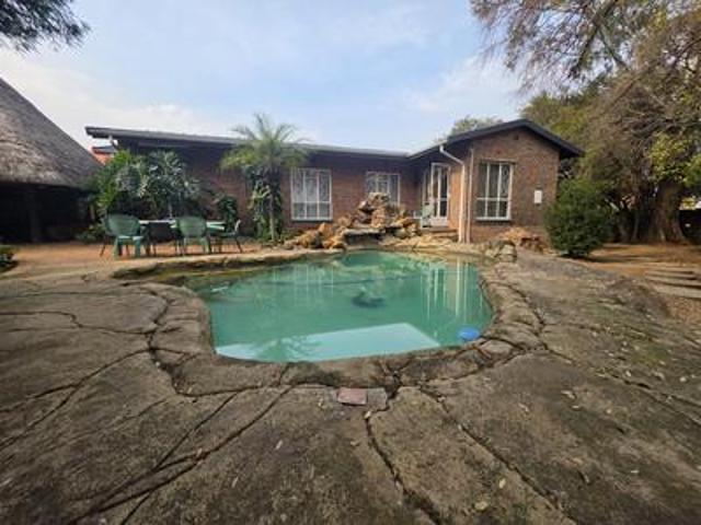 3 bedroom house on the market in bra.