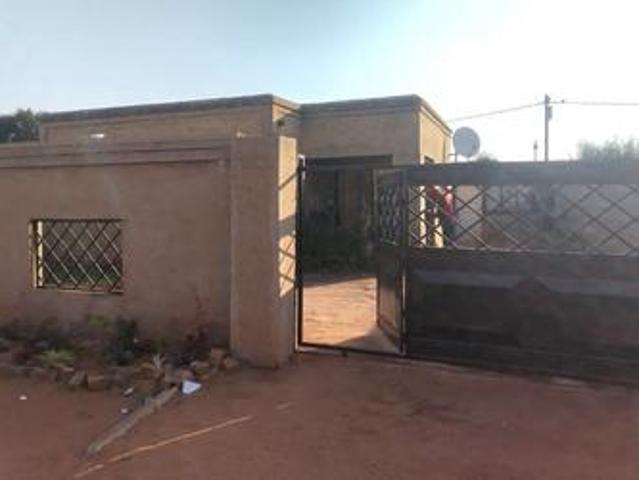 3 bedroom house on the market in bra.