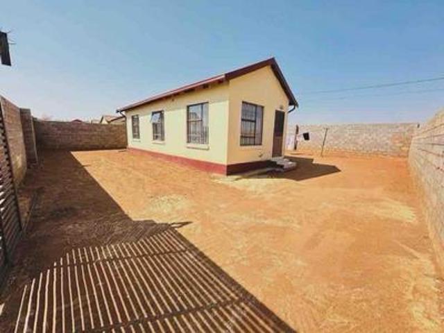 3 bedroom house on the market in bra.