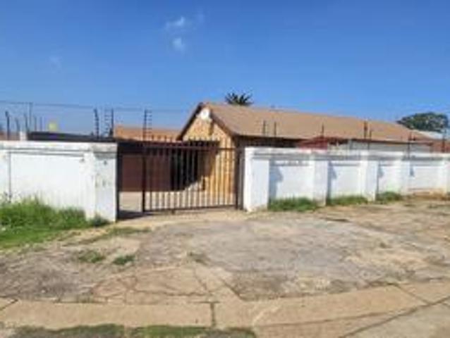 3 bedroom house on the market in danville