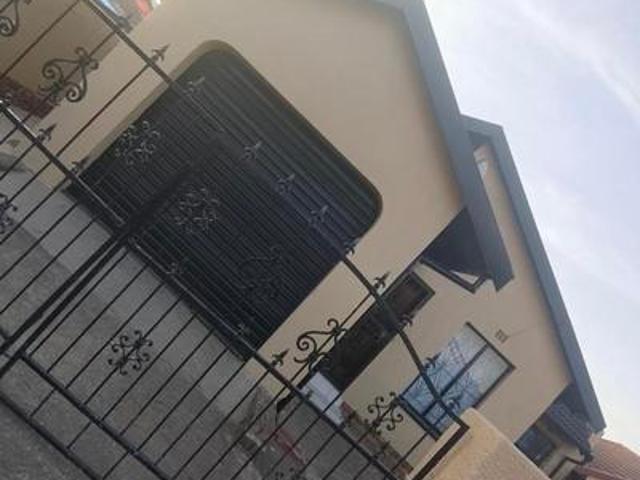 3 bedroom house on the market in daveyton