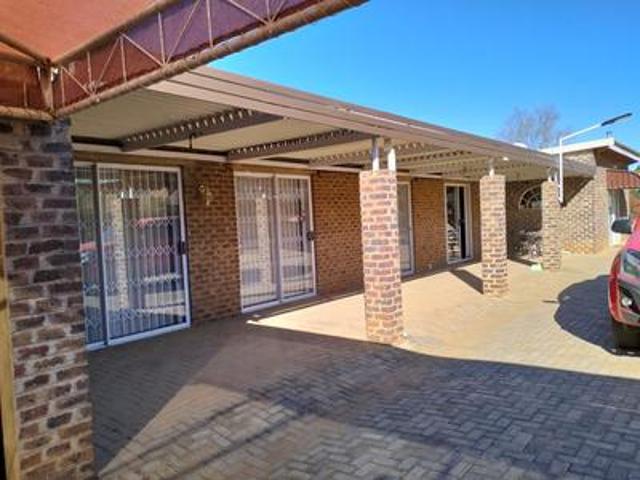 3 bedroom house on the market in den.