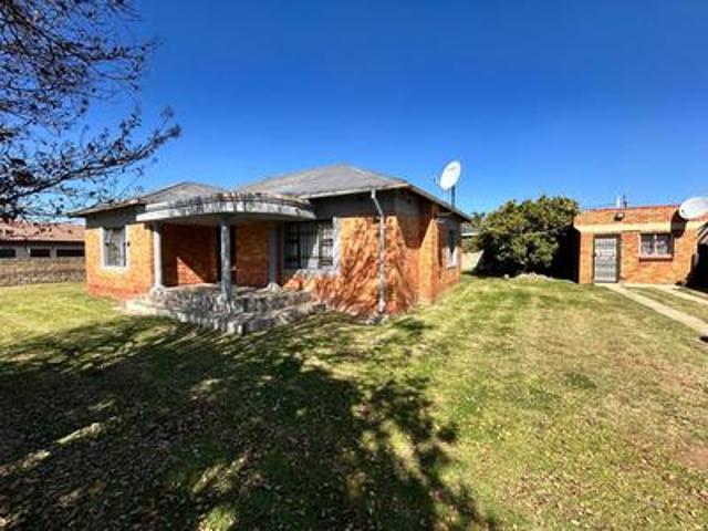 3 bedroom house on the market in dunnottar