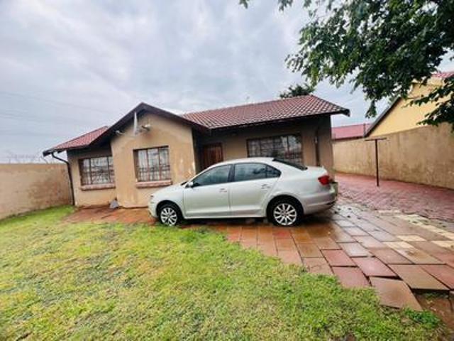 3 bedroom house on the market in ext.