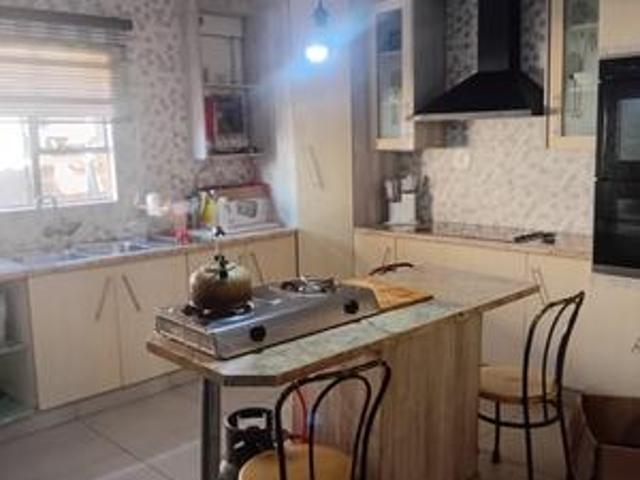 3 bedroom house on the market in gel.