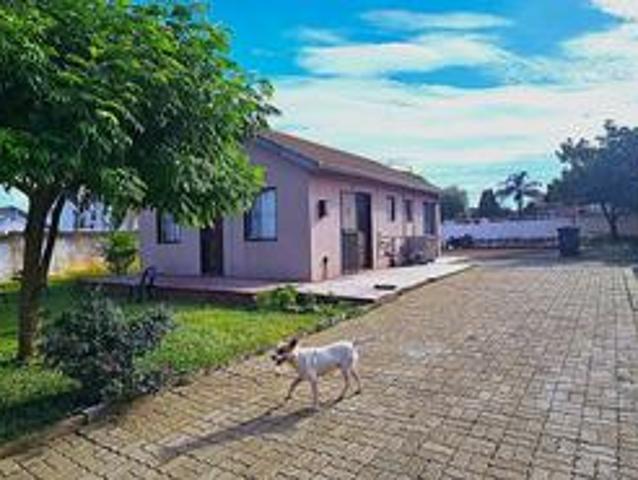 3 bedroom house on the market in lot.