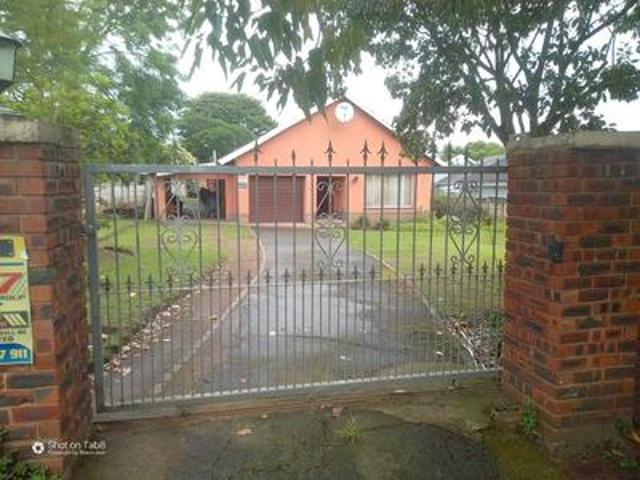 3 bedroom house on the market in lyn.