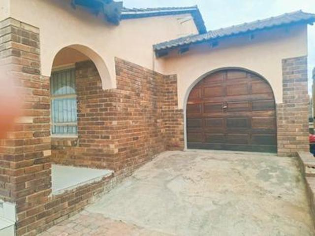 3 bedroom house on the market in mankweng