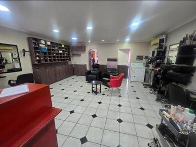 3 bedroom house on the market in mon.