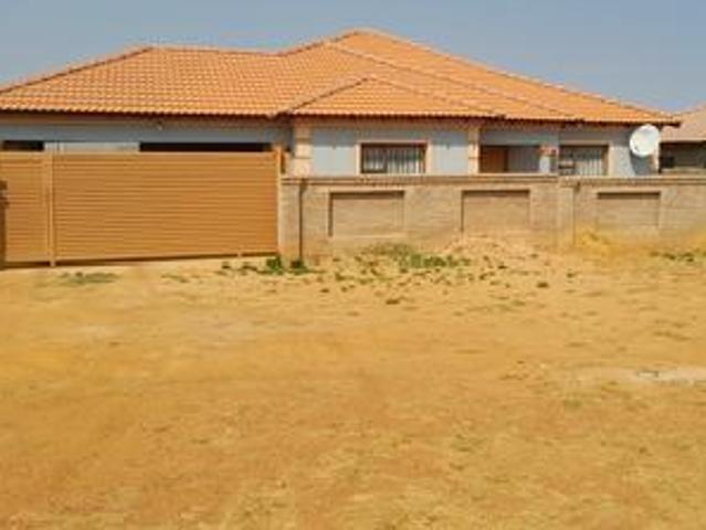 3 bedroom house on the market in moh.