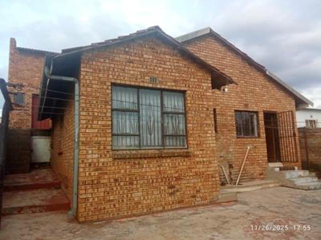 3 bedroom house on the market in naledi