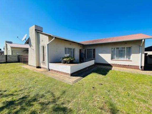 3 bedroom house on the market in nigel
