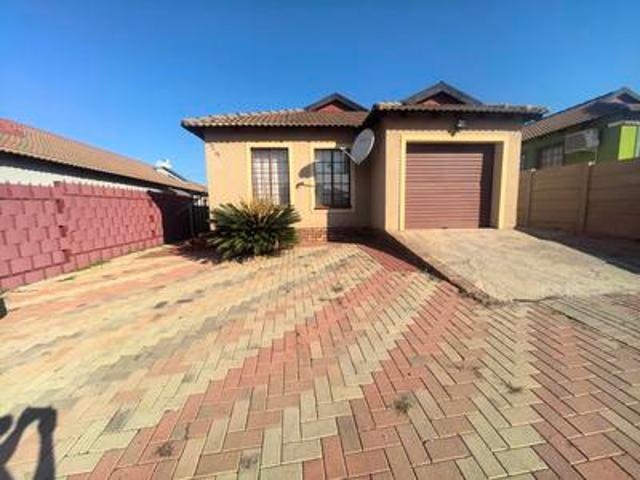3 bedroom house on the market in oli.