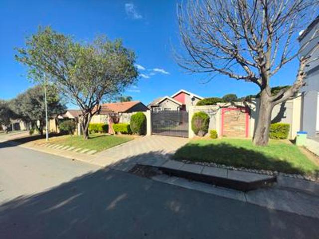 3 bedroom house on the market in oli.
