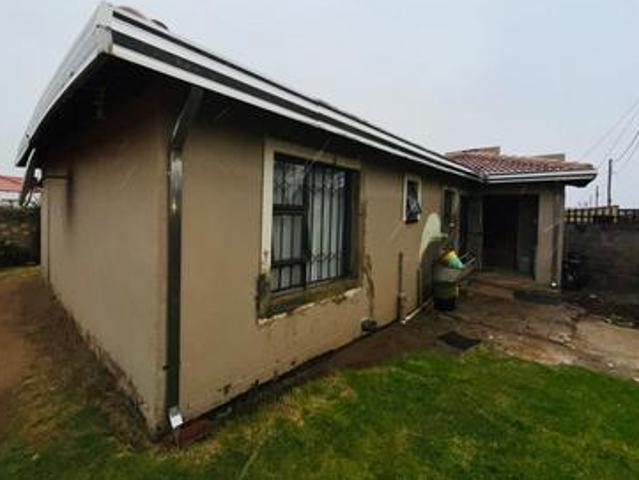 3 bedroom house on the market in pal.