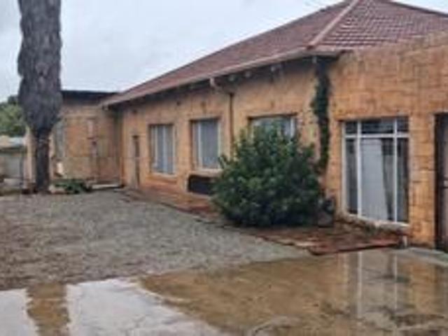 3 bedroom house on the market in primrose