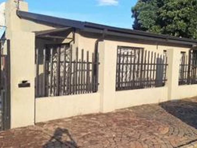 3 bedroom house on the market in rei.