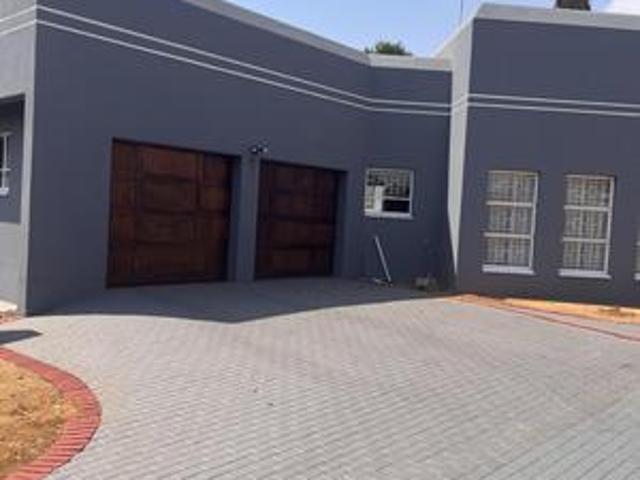 3 bedroom house on the market in riv.