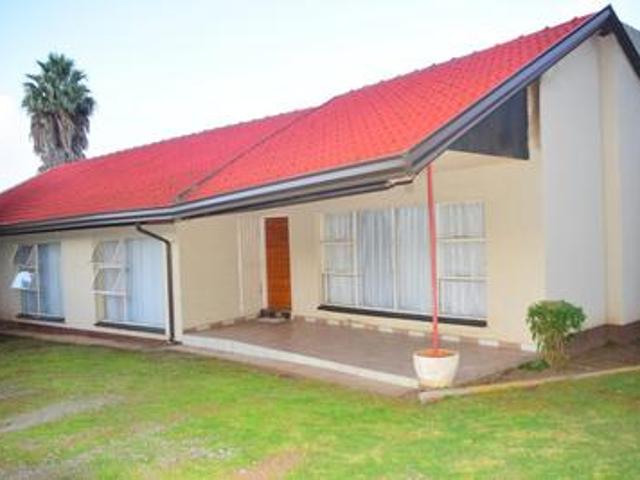 3 bedroom house on the market in roo.