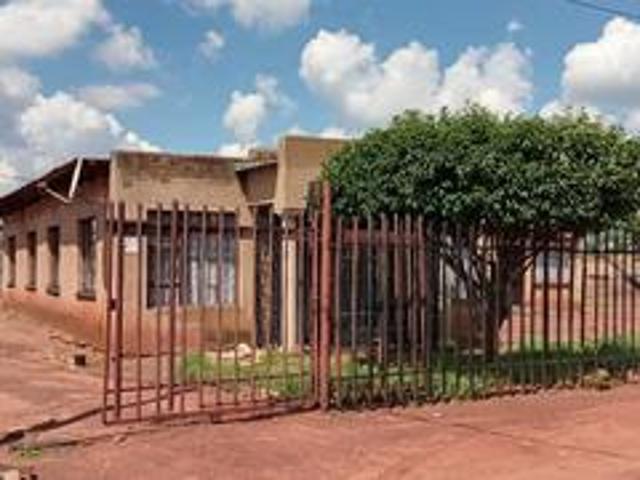 3 bedroom house on the market in seb.