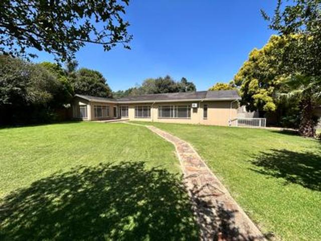 3 bedroom house on the market in sonneveld