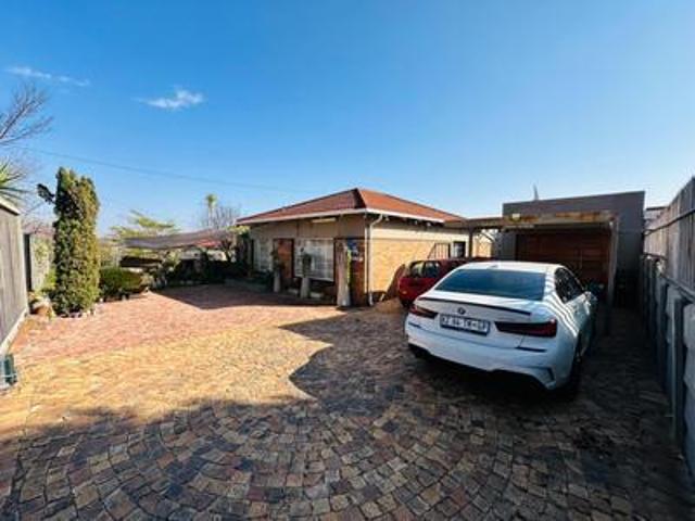 3 bedroom house on the market in solheim