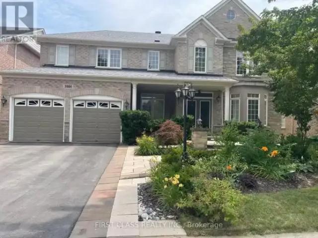 3 Bedroom House Oakville ON 104292272