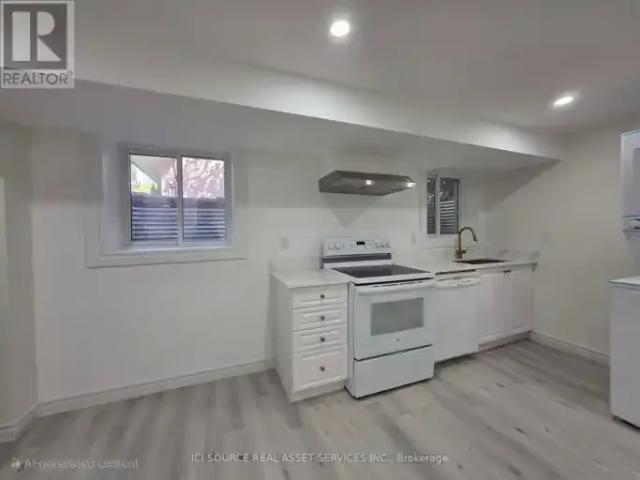 3 Bedroom House Oakville ON 104876871