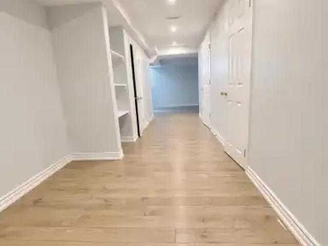 3 Bedroom House Oakville ON 102306747