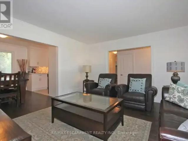 3 Bedroom House Oakville ON LS101042886