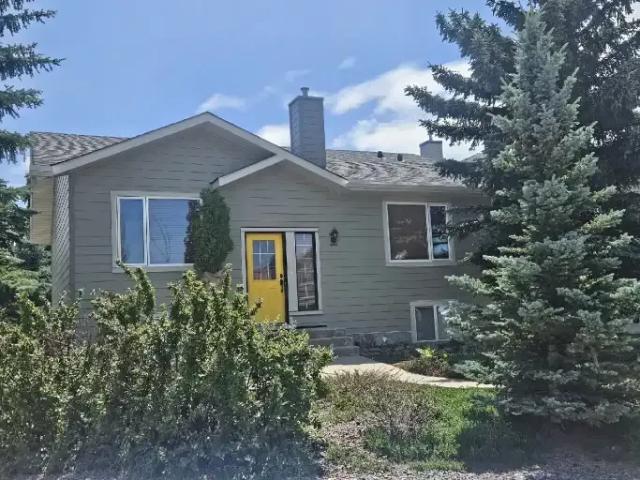 3 Bedroom House Okotoks AB 104471238