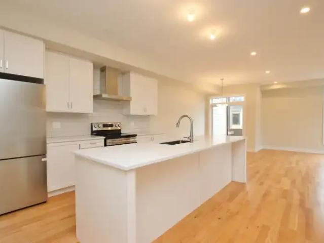 3 Bedroom House Ottawa ON 101554417