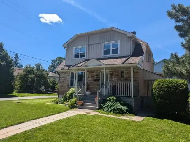 3 Bedroom House Ottawa ON 102846175