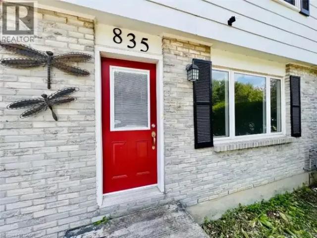 3 Bedroom House London ON LS101986749