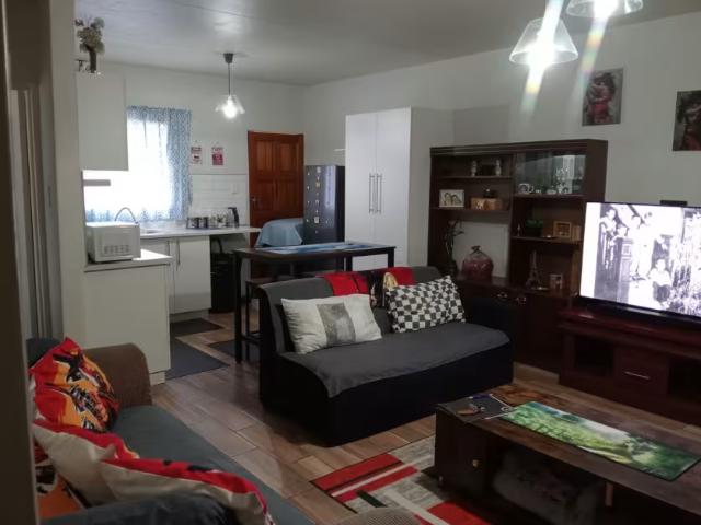 3 Bedroom House Langenhovenpark Langenhovenpark 103882824