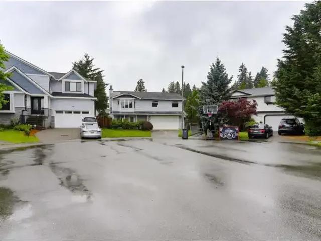 3 Bedroom House Langley BC 103487543