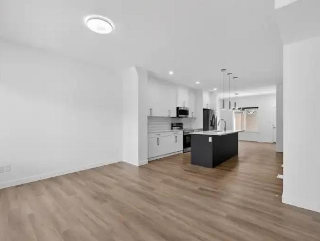 3 Bedroom House Leduc AB 103060469