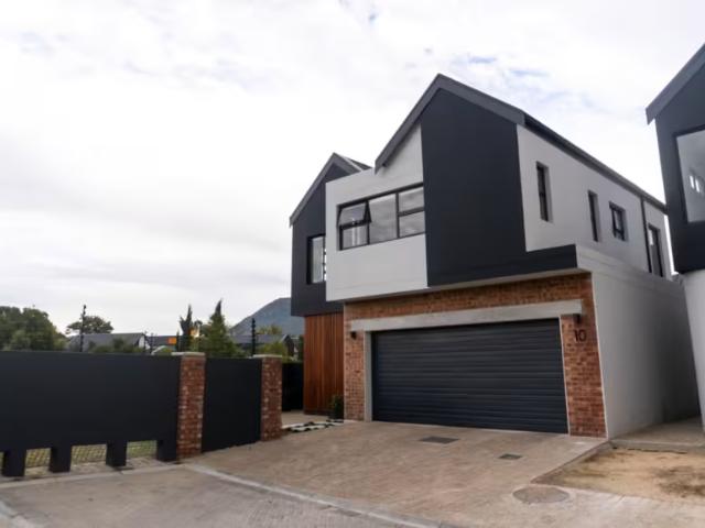 3 Bedroom House Lemoenkloof Lemoenkloof 103177495