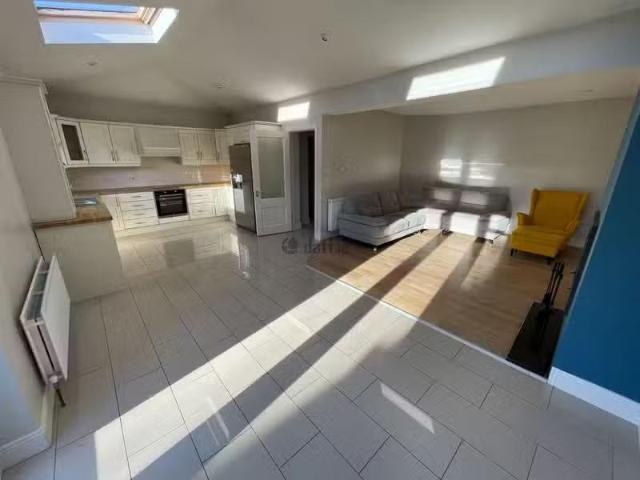 3 Bedroom House, Leopardstown, Dublin 18, Leopardstown, Dublin.