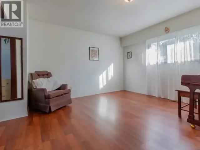 3 Bedroom House Maple Ridge BC 102306738