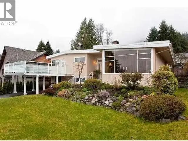 3 Bedroom House North Vancouver BC 102434498