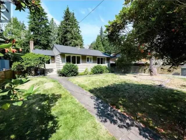 3 Bedroom House North Vancouver BC 104106808