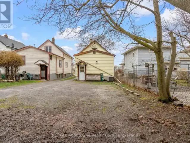 3 Bedroom House Niagara Falls ON 103030732