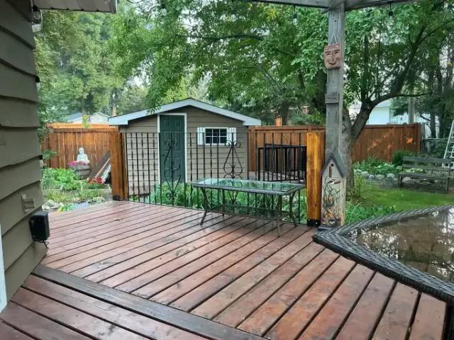 3 Bedroom House Sherwood Park AB 105248857
