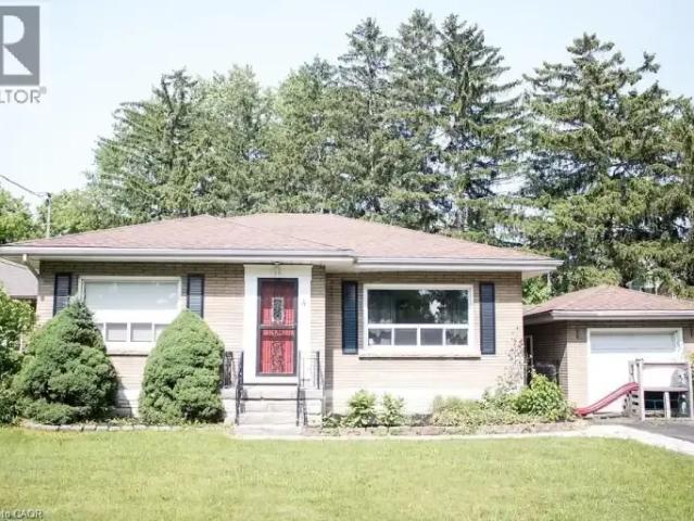 3 Bedroom House St. Catharines ON 100444290