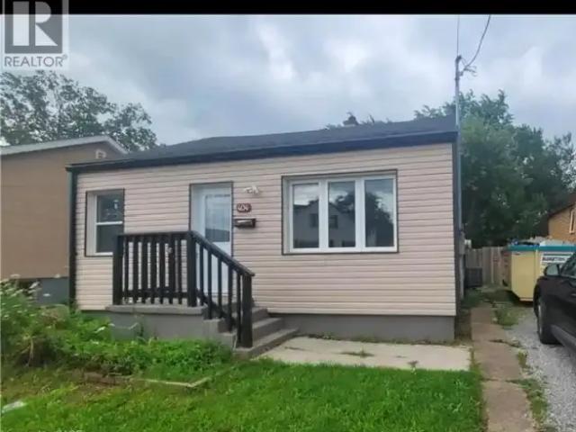 3 Bedroom House St. Catharines ON 105119064